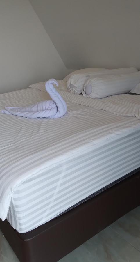 Joglo Kumpul Resort Cangkiran Oda fotoğraf